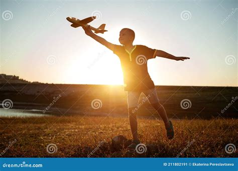 Boys! Boys! Boys! Launches Photo Competition .